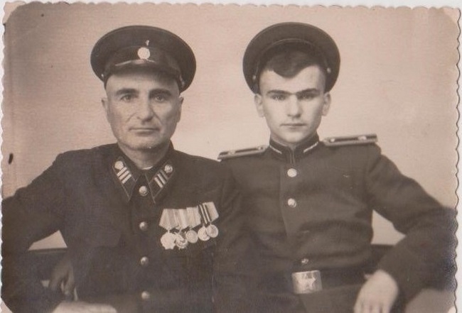 Стешиц Г.П. и сын Леонид Стешиц Г.П. и сын Леонид